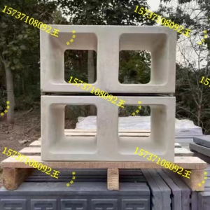 �b��